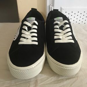 CARIUMA CATIBA LOW SUEDE BLACK / WHITE